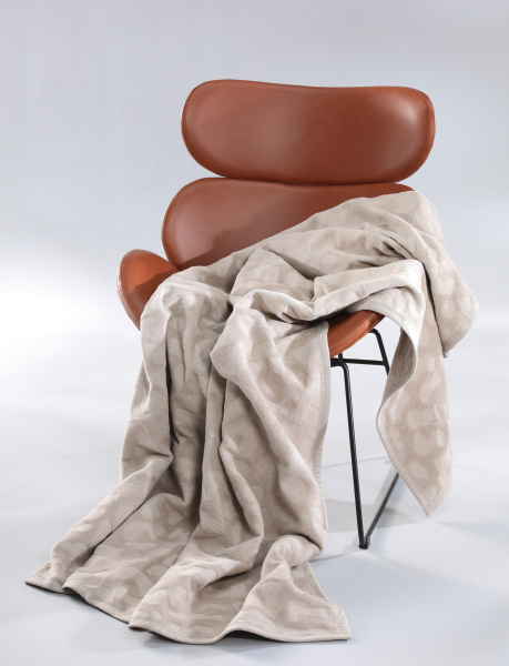 Biederlack Wohn- und Kuscheldecke 'Feel Leo' 150 x 200 cm Beige